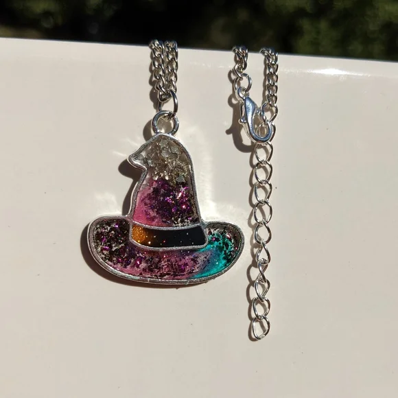 Wicked Witch Necklace Handmade Spooky Halloween Sparkly Glitter Purple - Picture 4 of 8